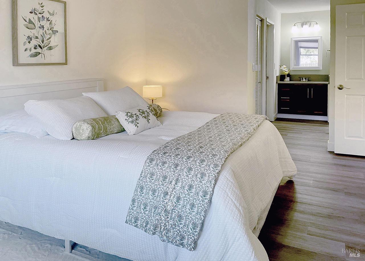 100 Marin Center Dr #44