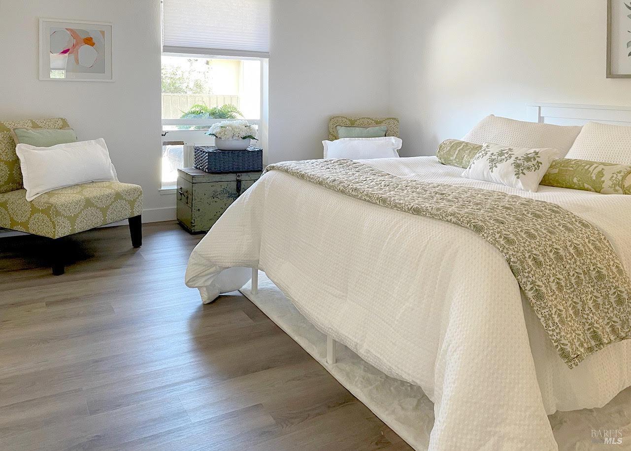 100 Marin Center Dr #44