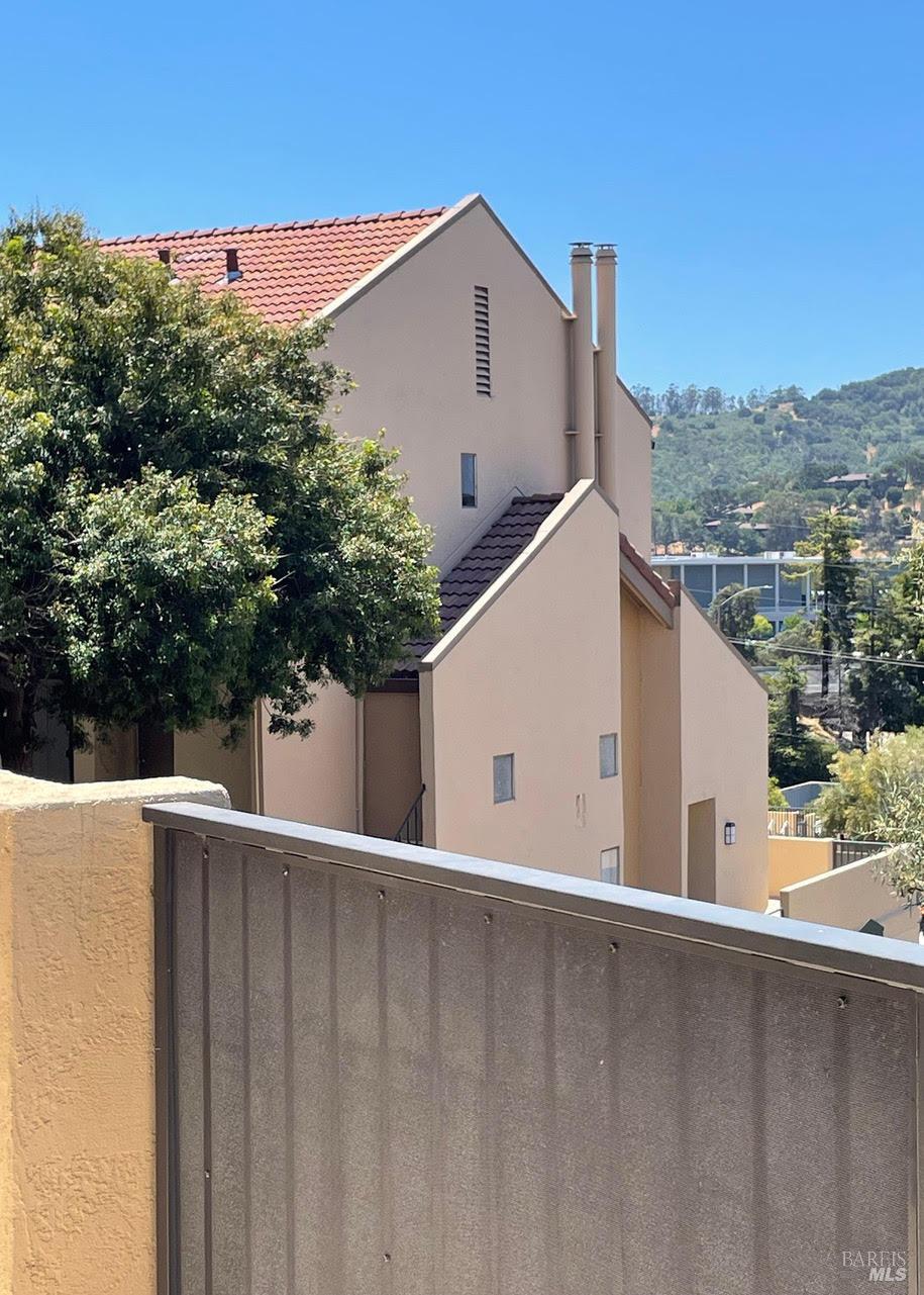 100 Marin Center Dr #44