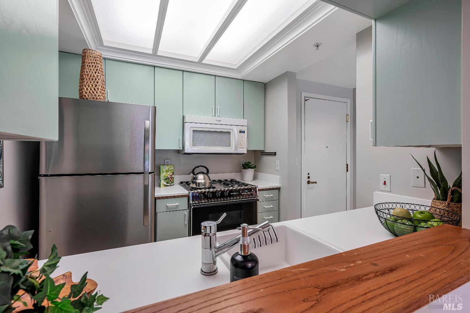 200 Deer Valley Rd #3B