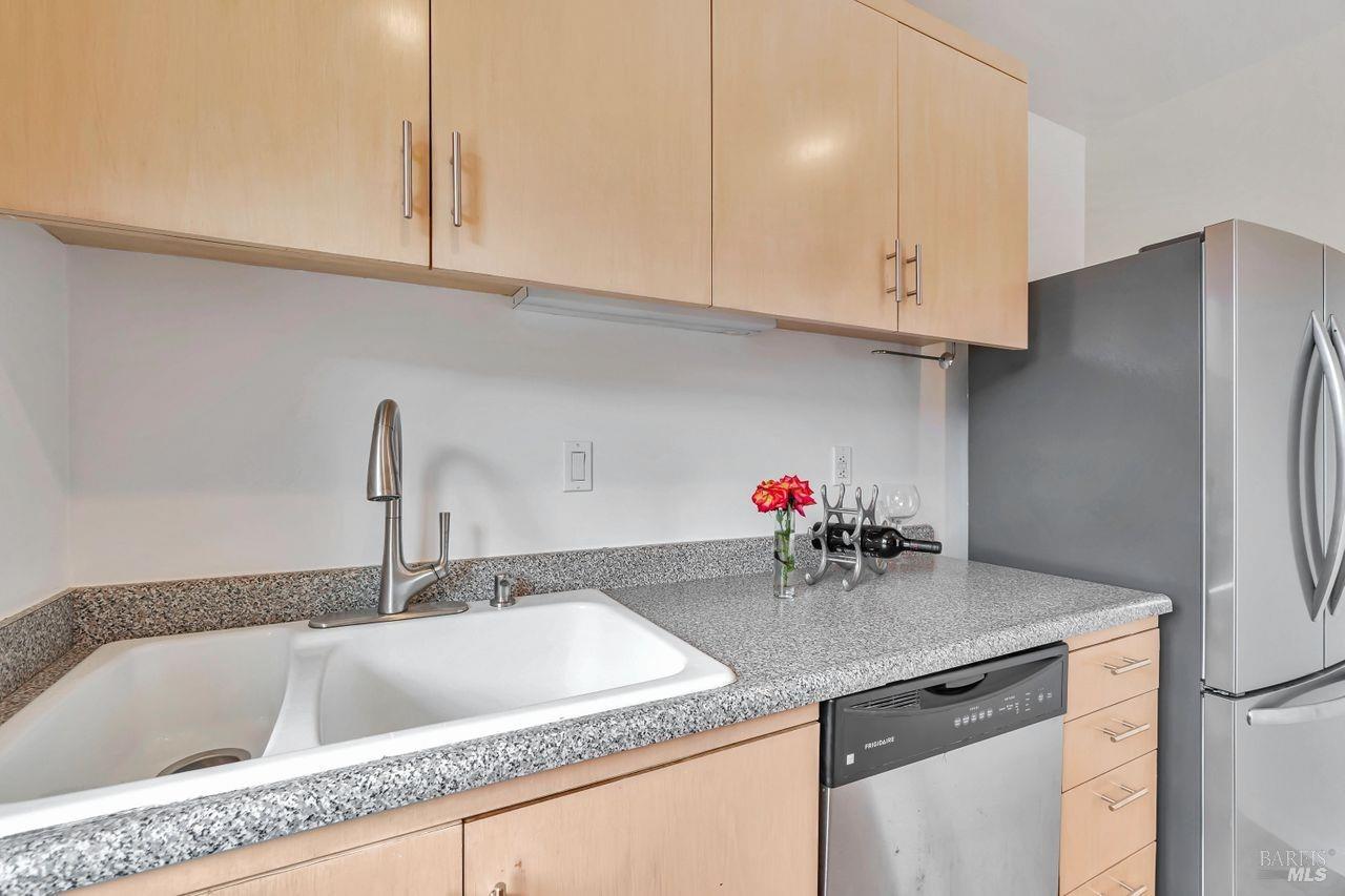 392-394 Sausalito Blvd