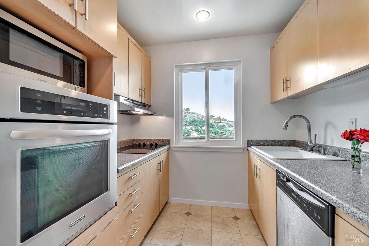 392-394 Sausalito Blvd