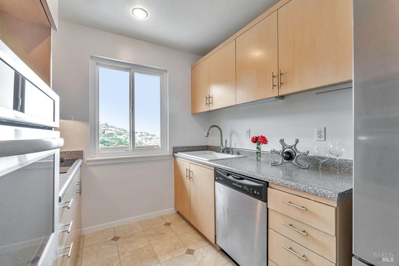 392-394 Sausalito Blvd