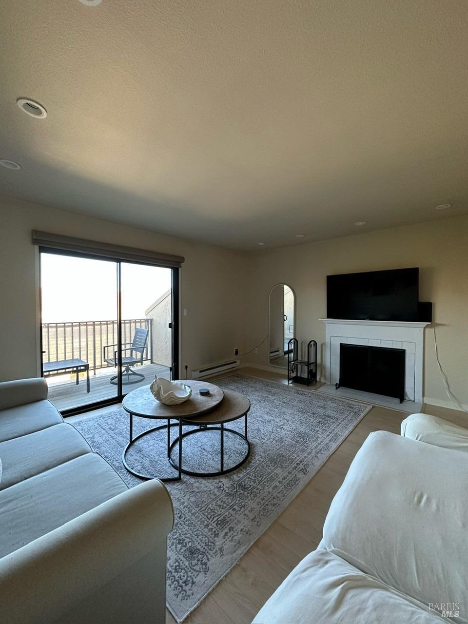 100 Marin Center Dr #51