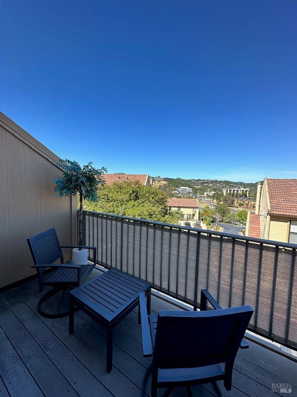 100 Marin Center Dr #51