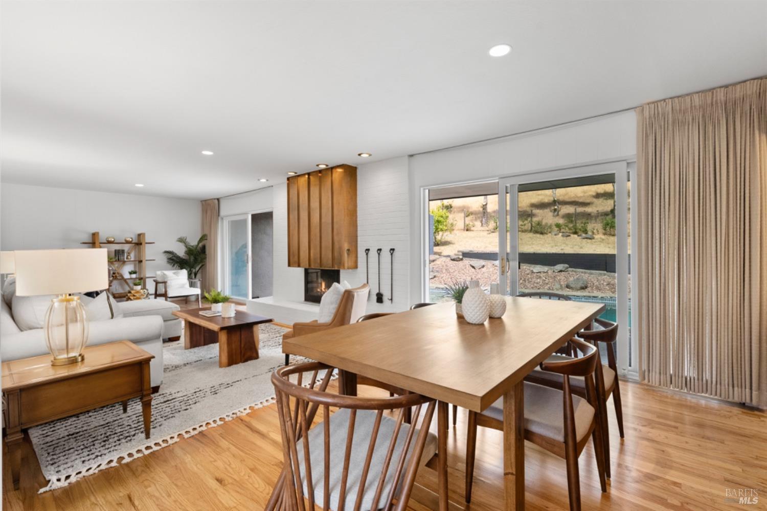 2175 Las Gallinas Ave