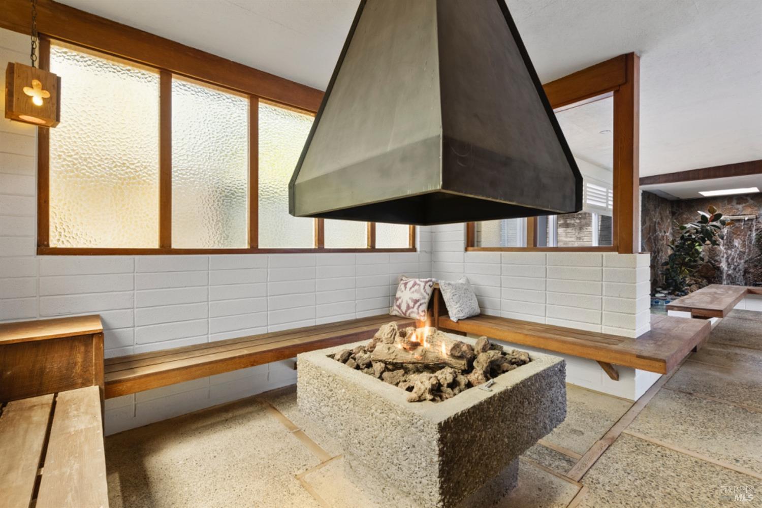 2175 Las Gallinas Ave