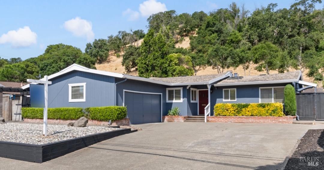 2175 Las Gallinas Ave