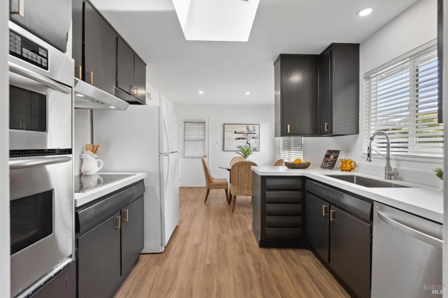 2175 Las Gallinas Ave