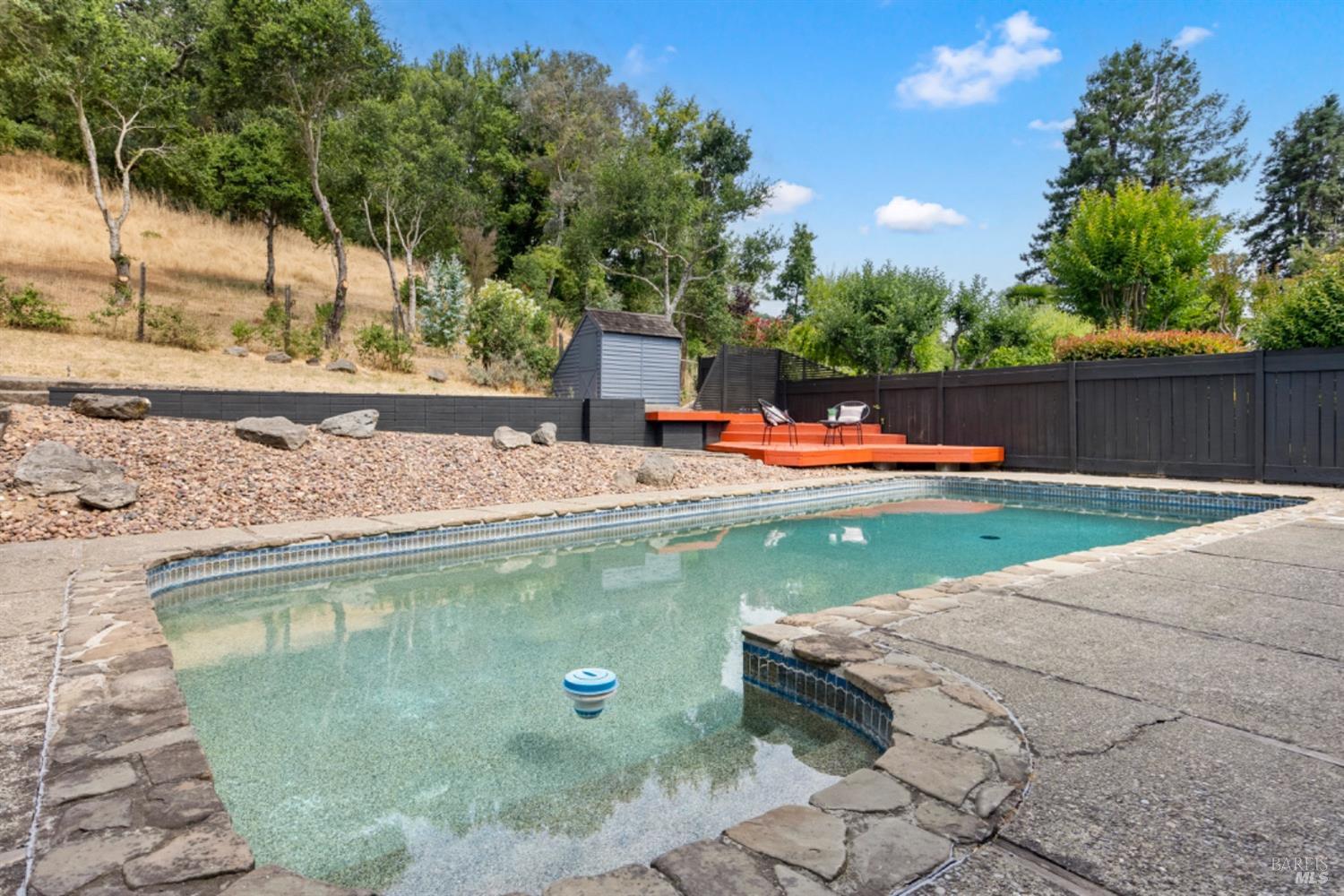 2175 Las Gallinas Ave