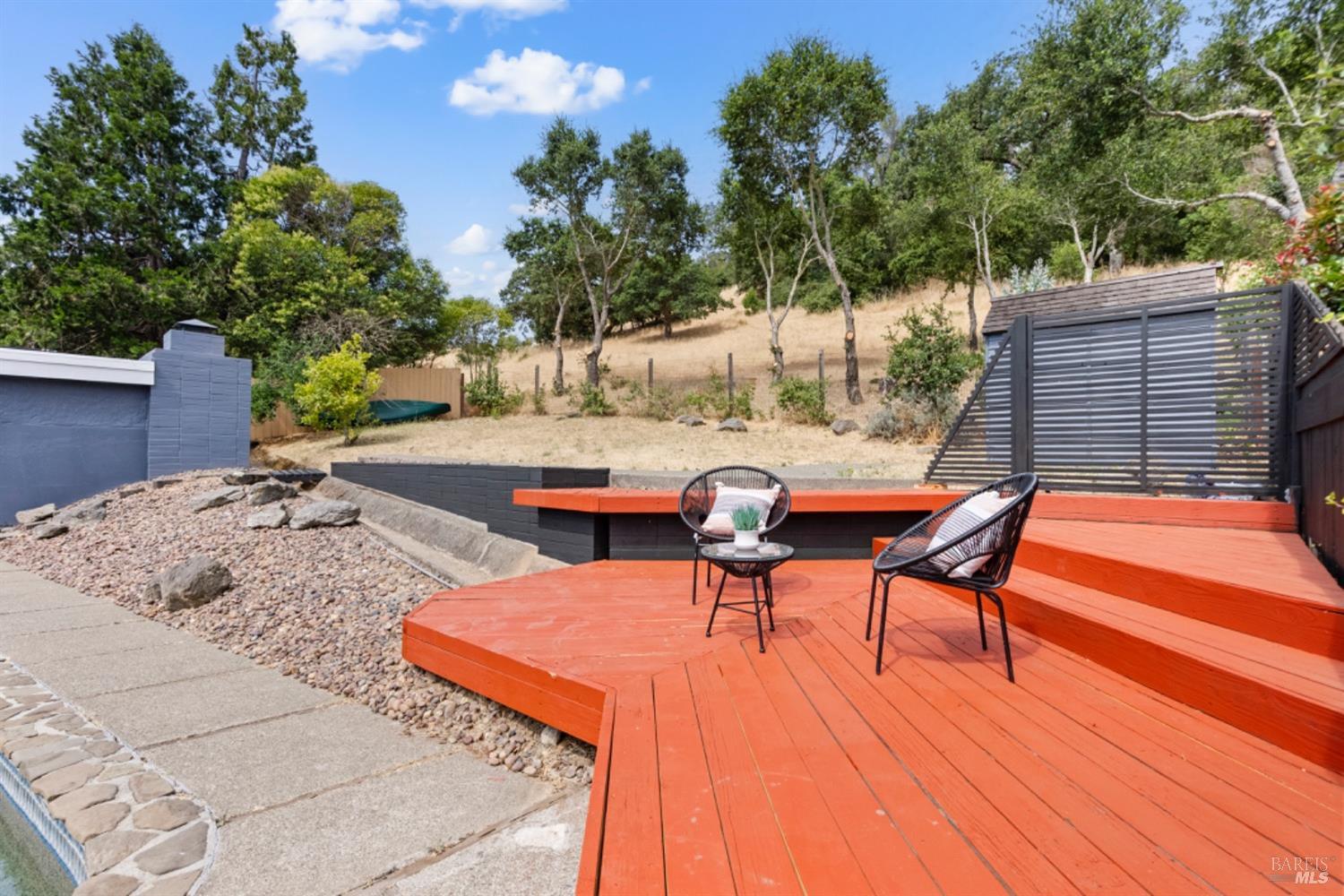 2175 Las Gallinas Ave