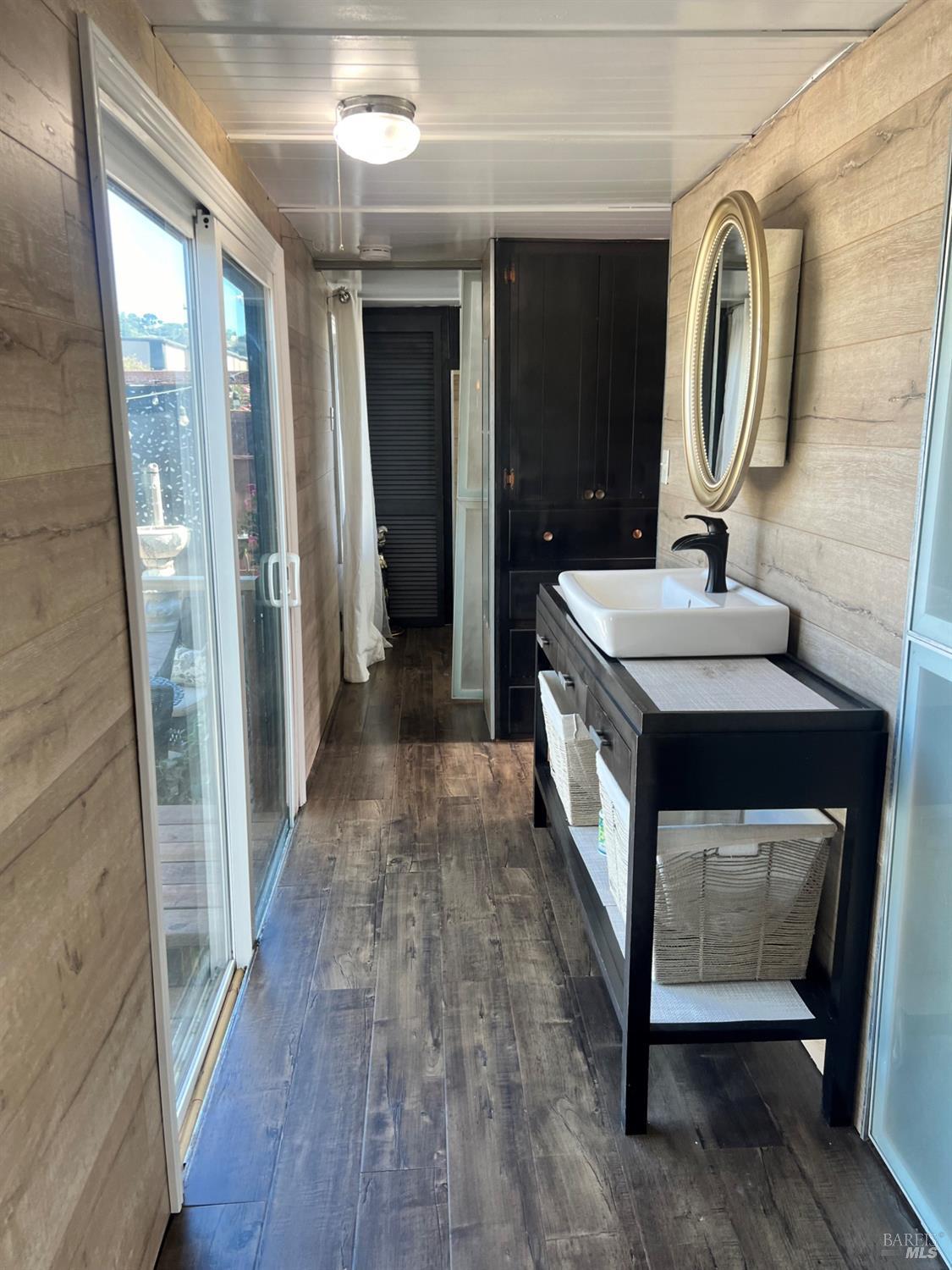 2130 Redwood Hwy #G6