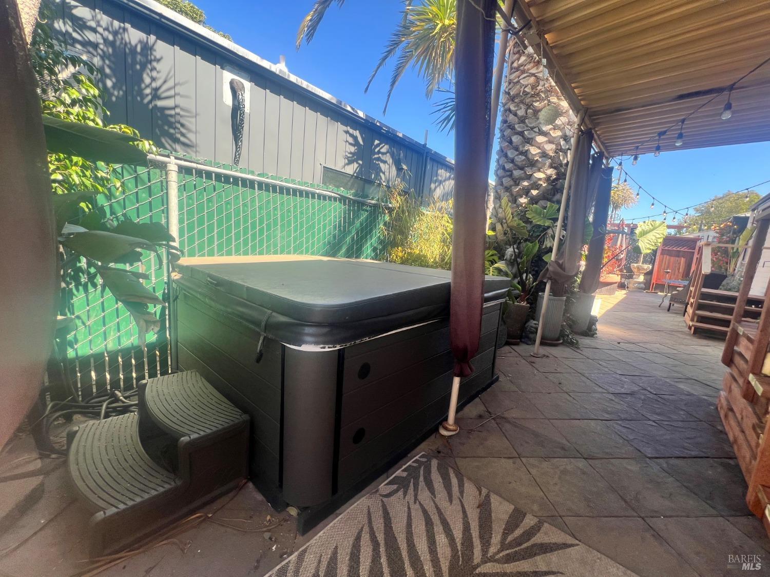 2130 Redwood Hwy #G6