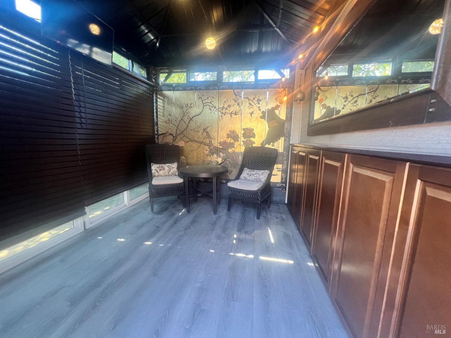 2130 Redwood Hwy #G6