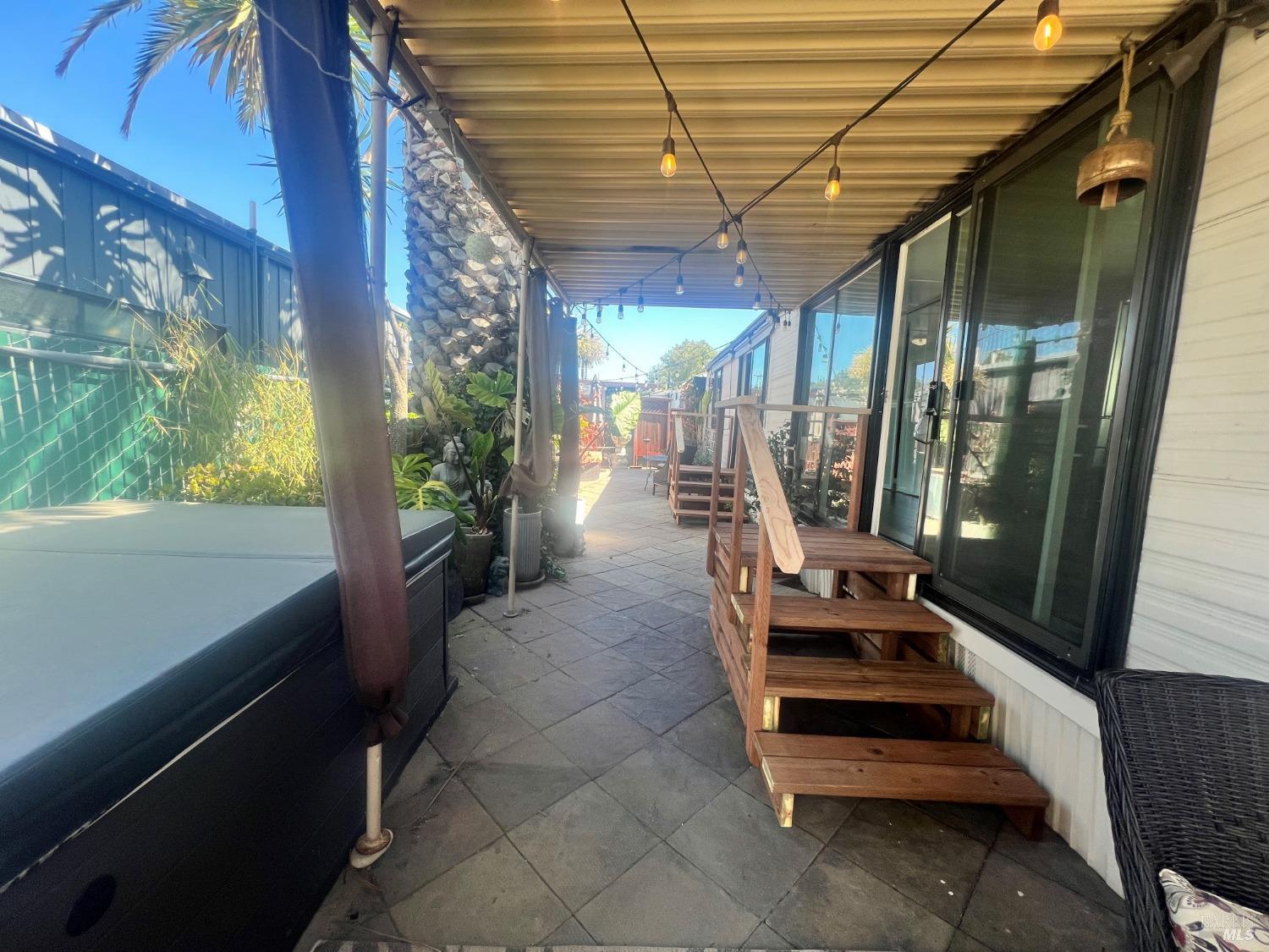 2130 Redwood Hwy #G6