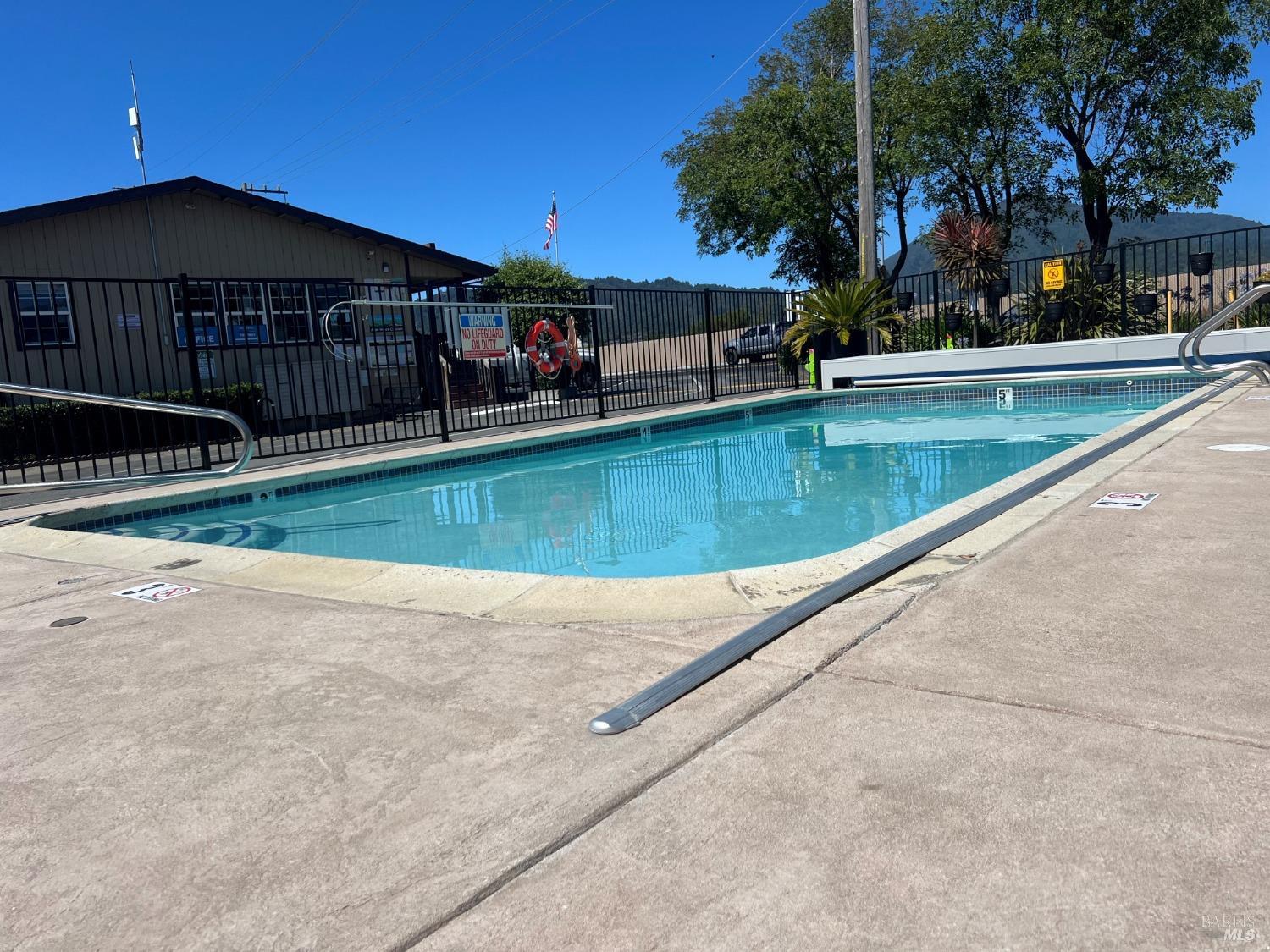 2130 Redwood Hwy #G6