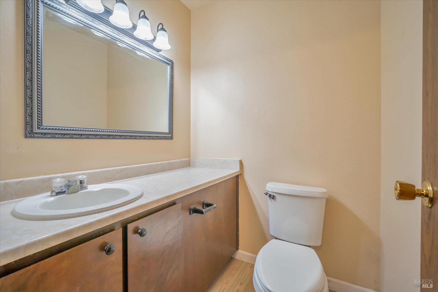 6627 Meadow Pines Ave