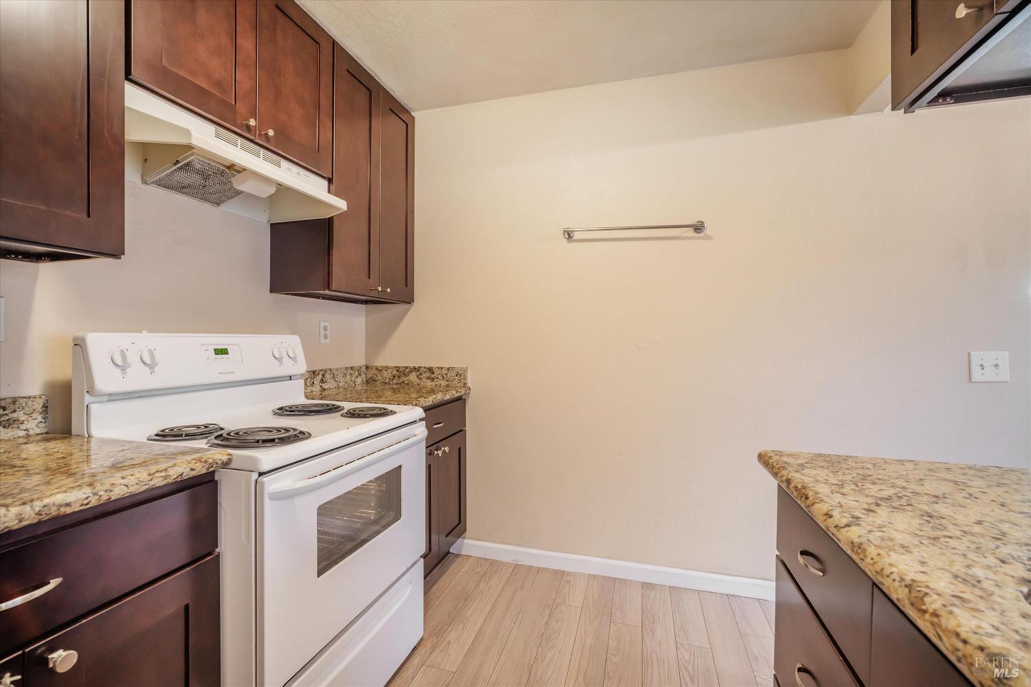 6627 Meadow Pines Ave