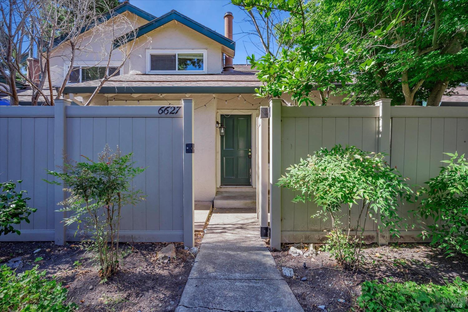 6627 Meadow Pines Ave