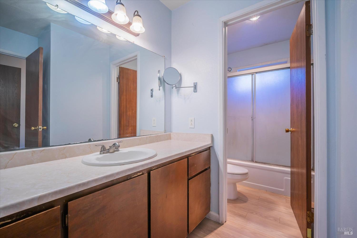 6627 Meadow Pines Ave