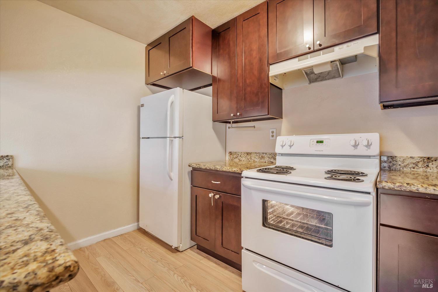 6627 Meadow Pines Ave