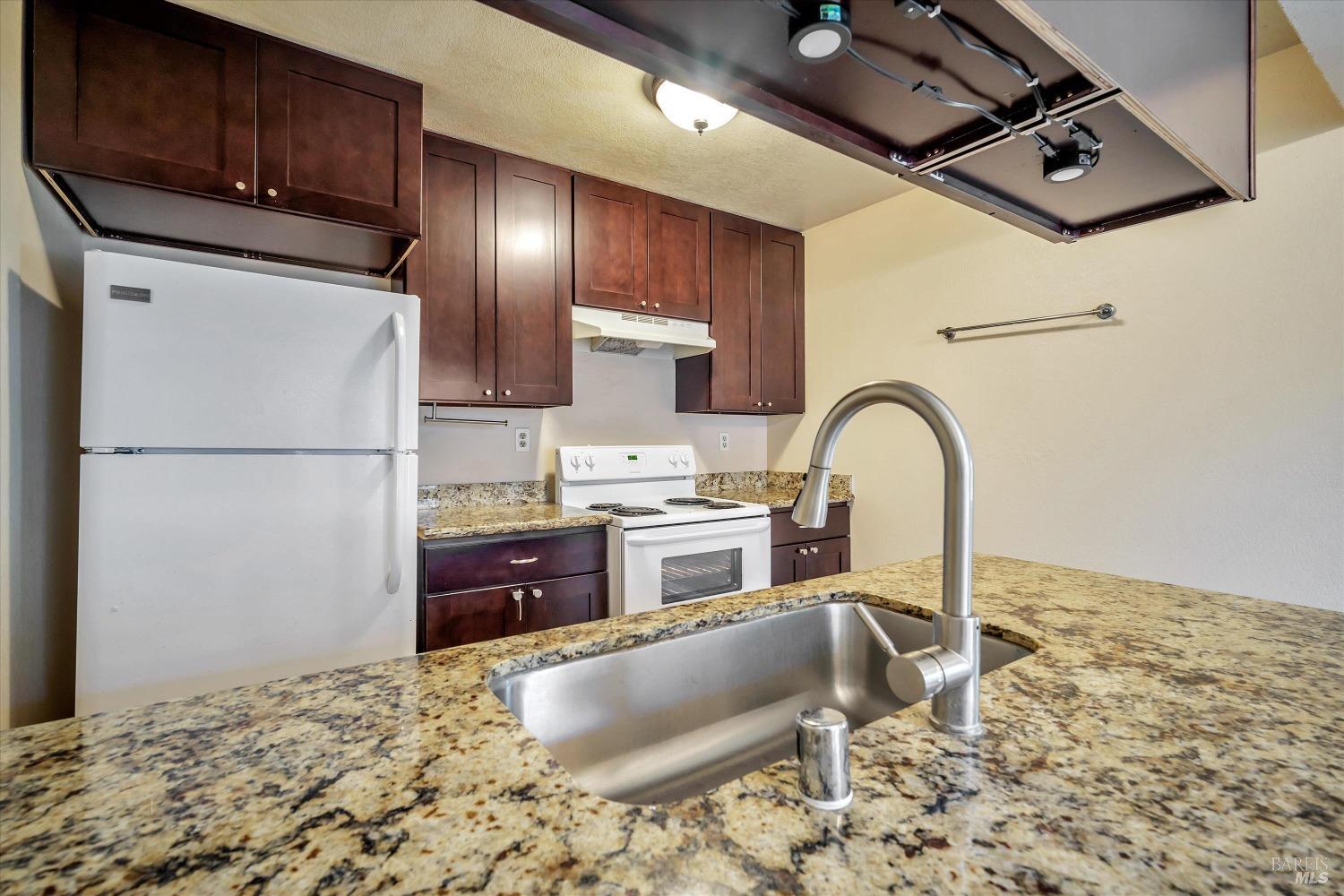 6627 Meadow Pines Ave