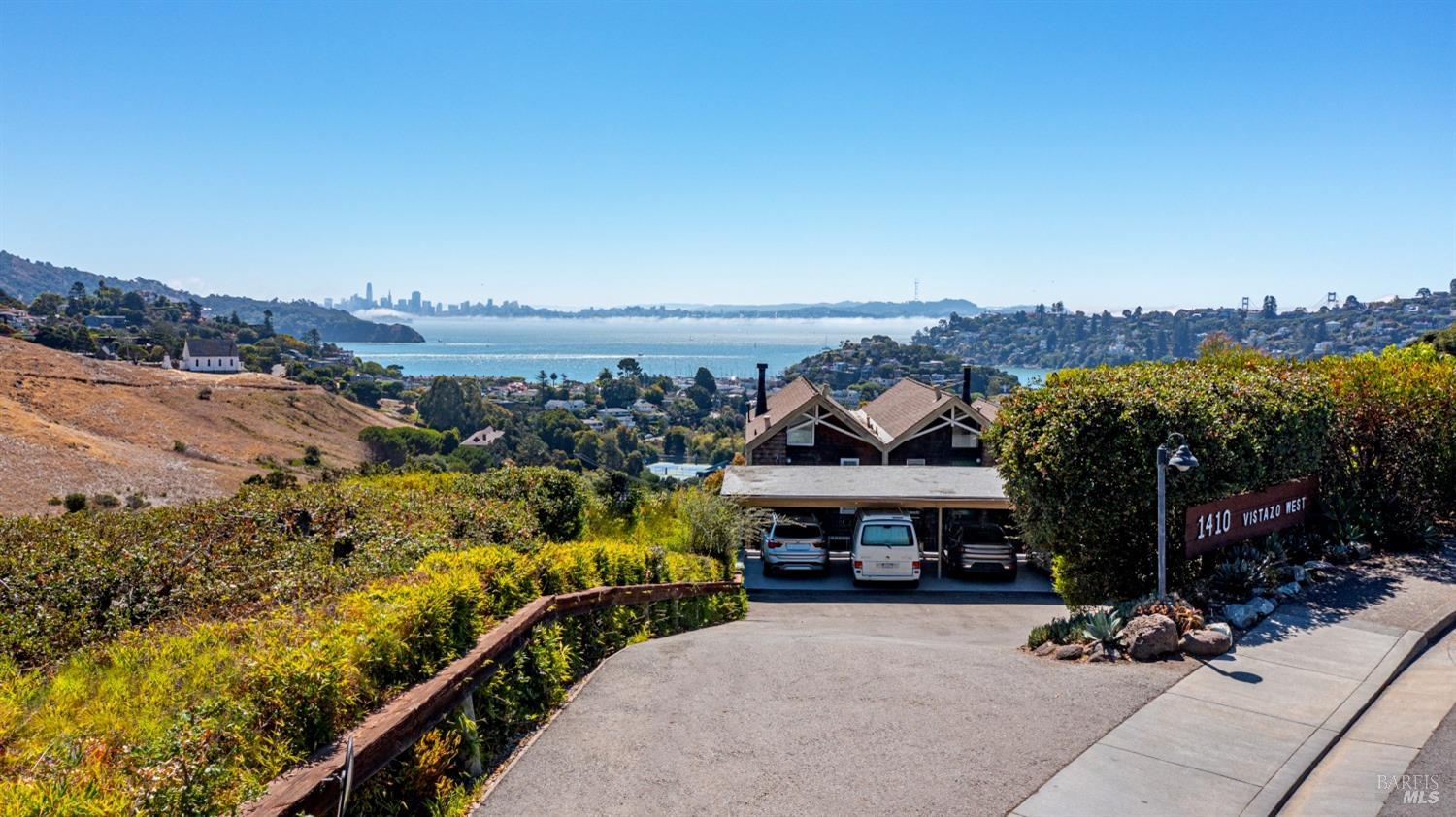 1410 Vistazo St W