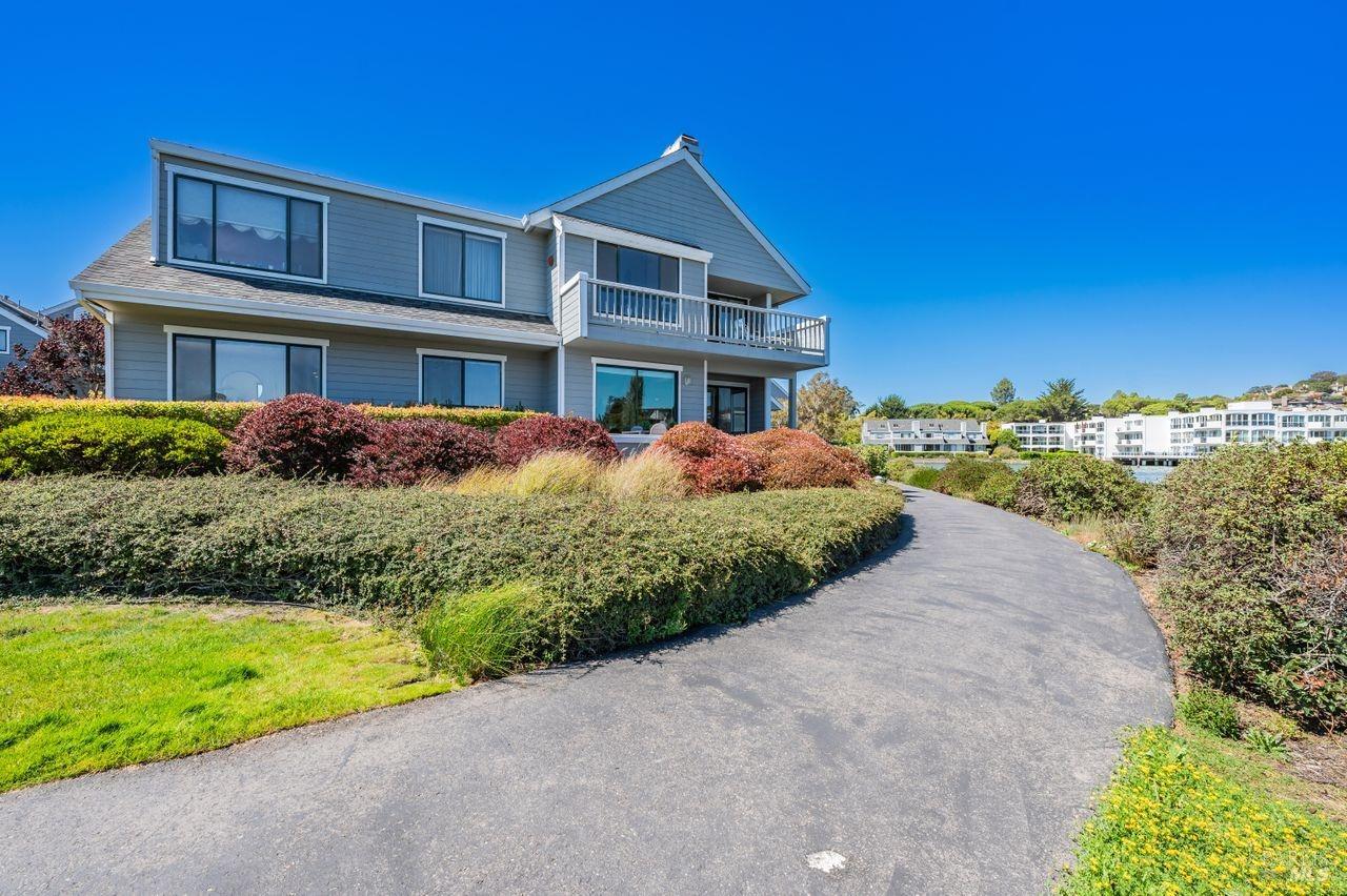 6050 Shelter Bay Ave