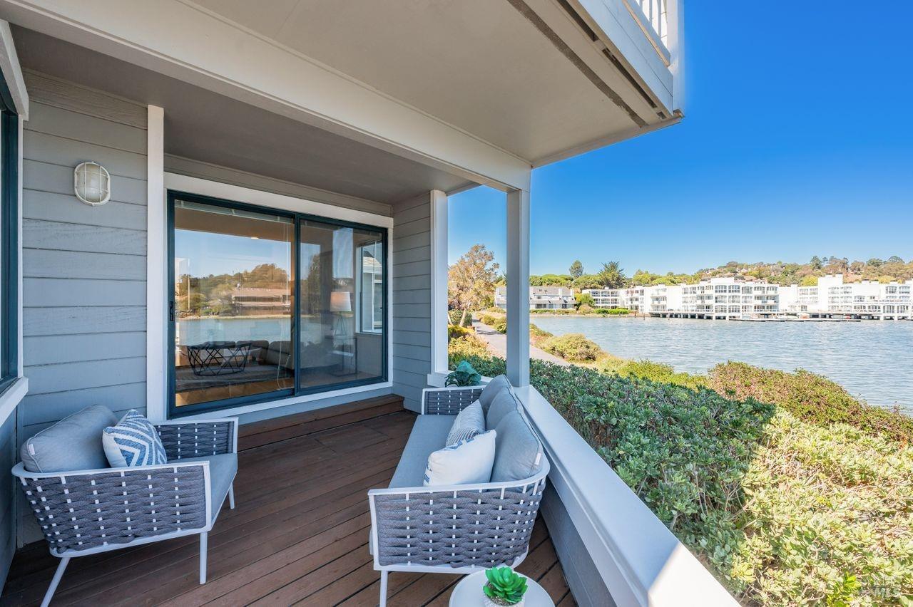 6050 Shelter Bay Ave