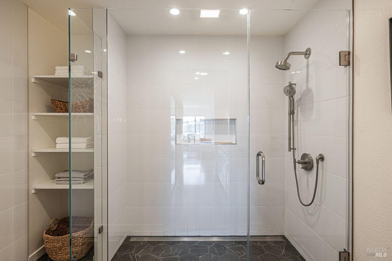 6050 Shelter Bay Ave