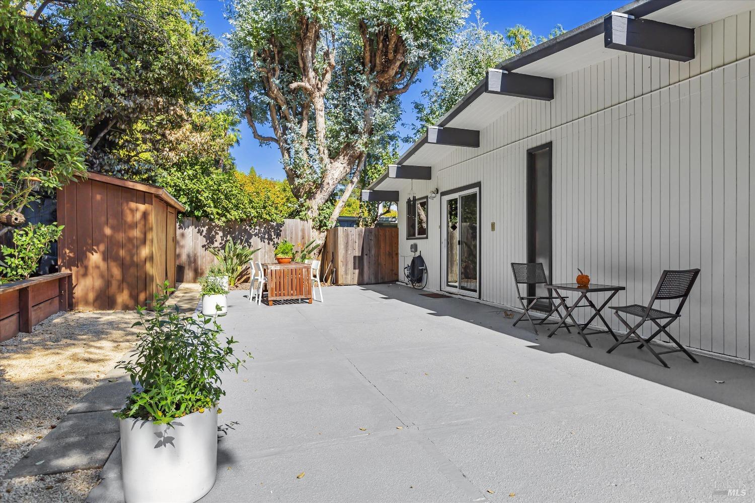 355 Corte Madera Ave