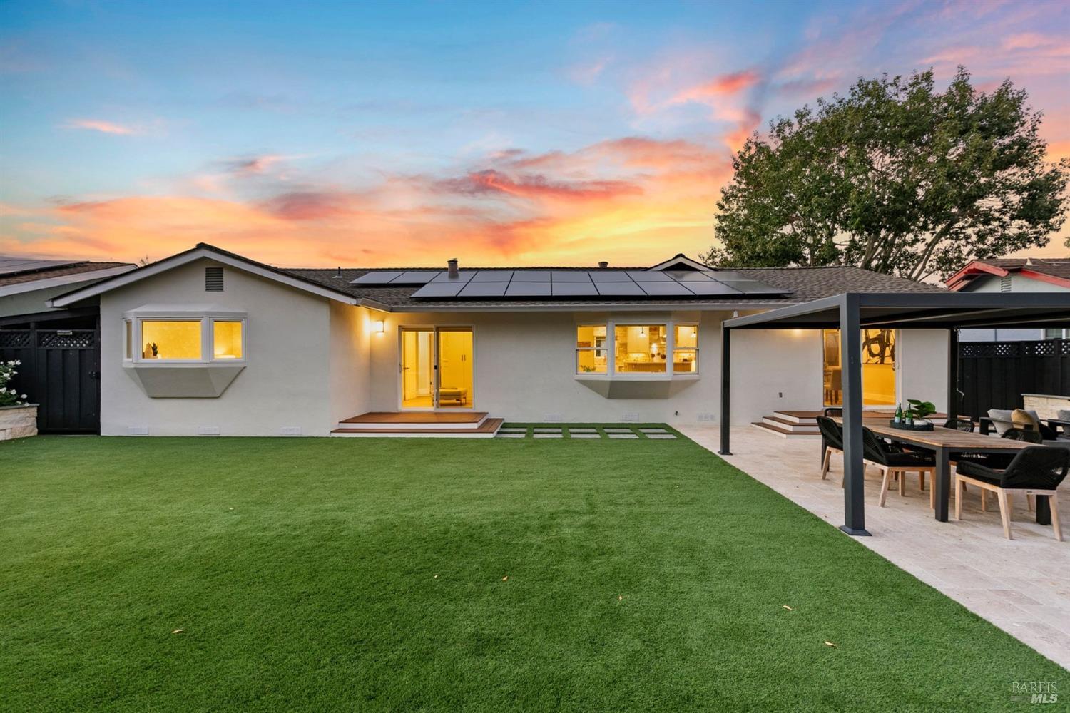 441 Alameda De La Loma