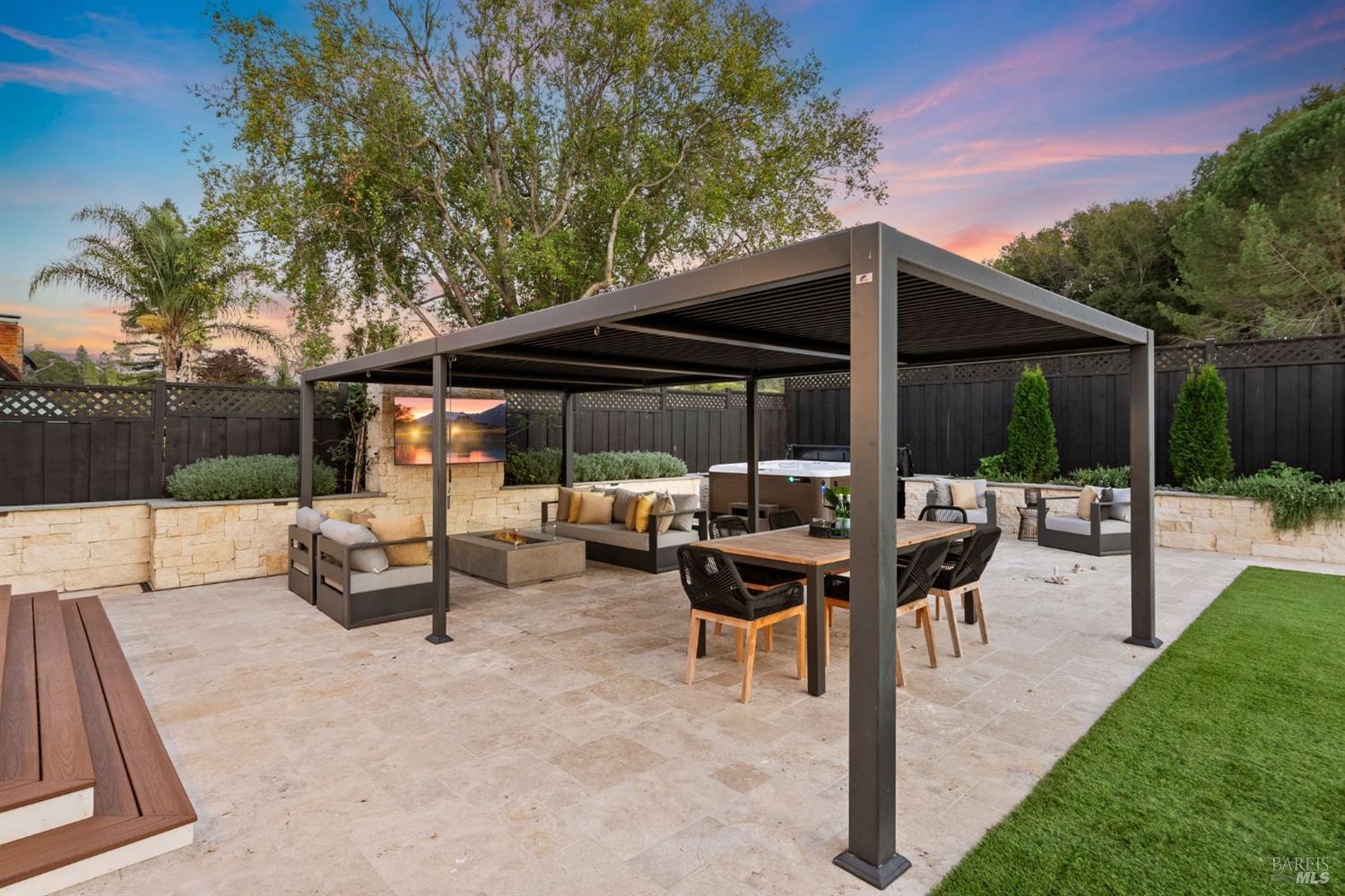 441 Alameda De La Loma