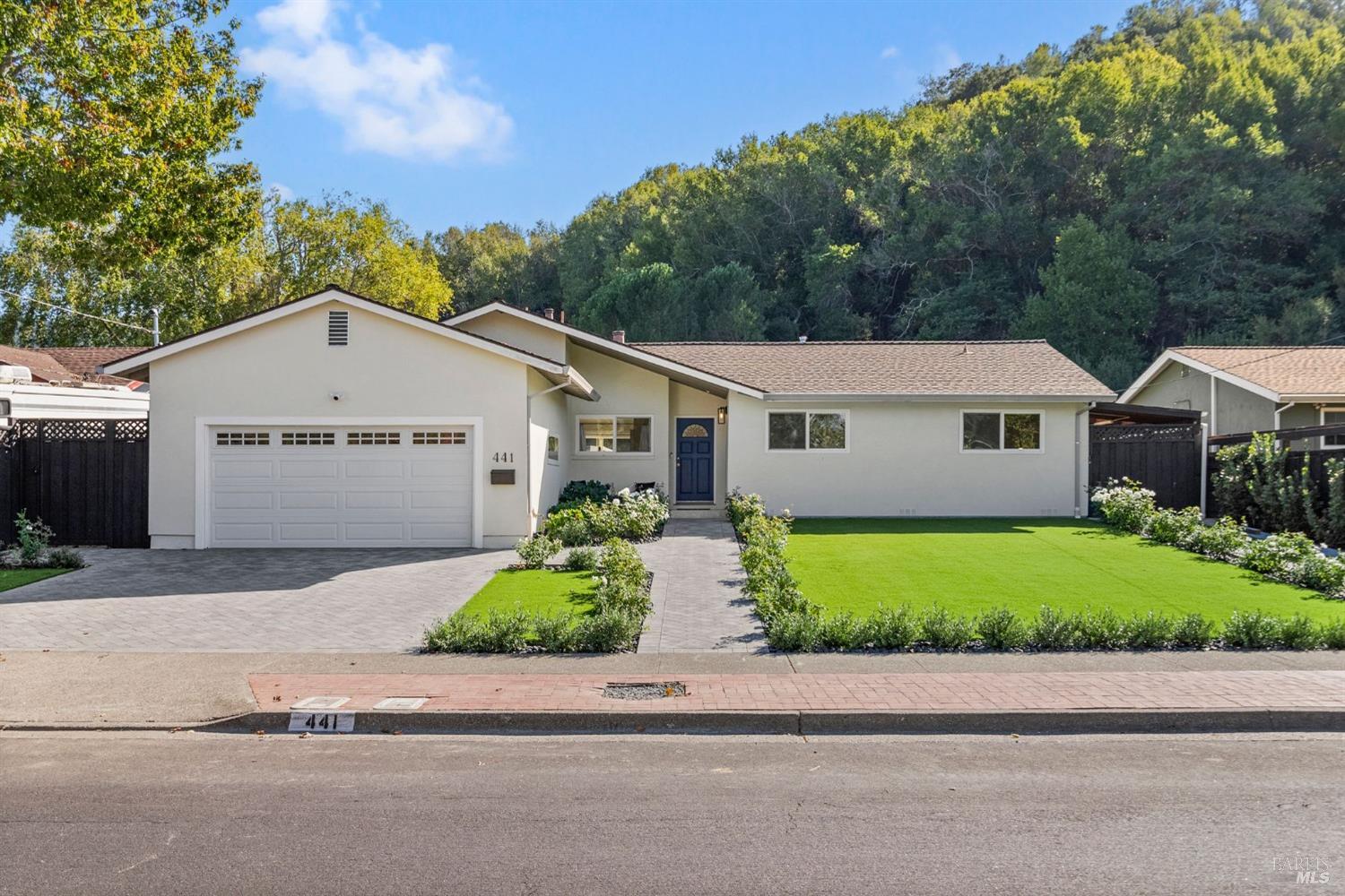 441 Alameda De La Loma