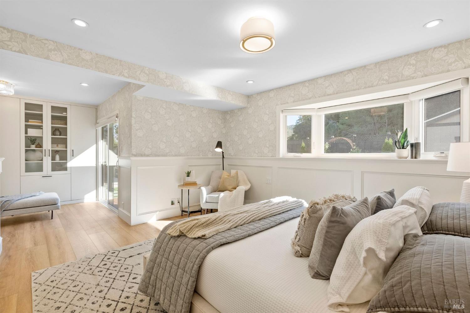 441 Alameda De La Loma