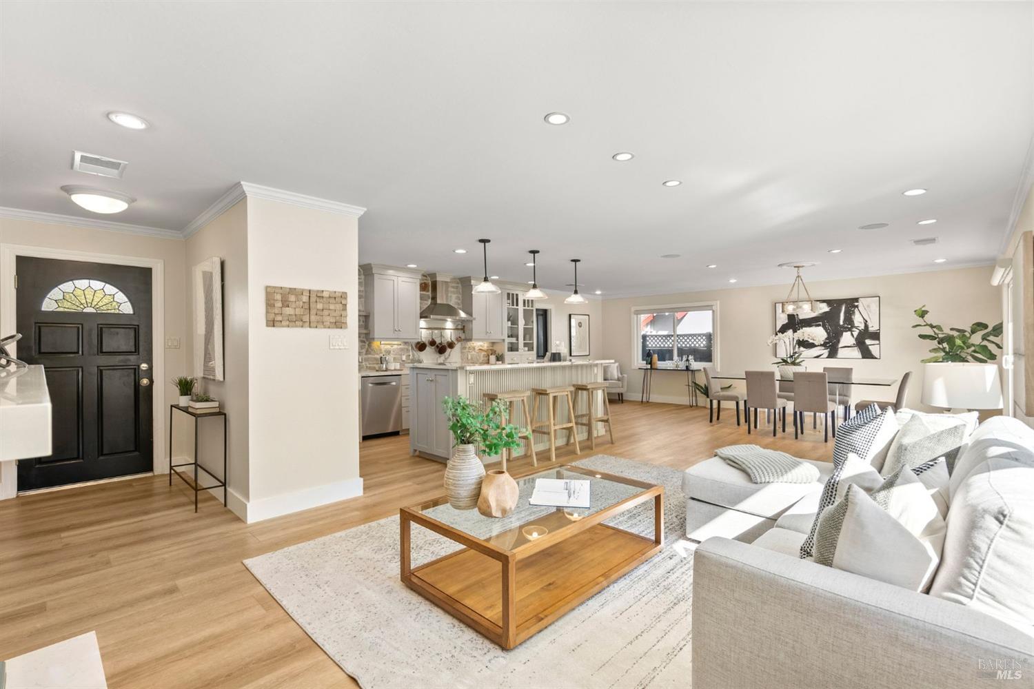 441 Alameda De La Loma