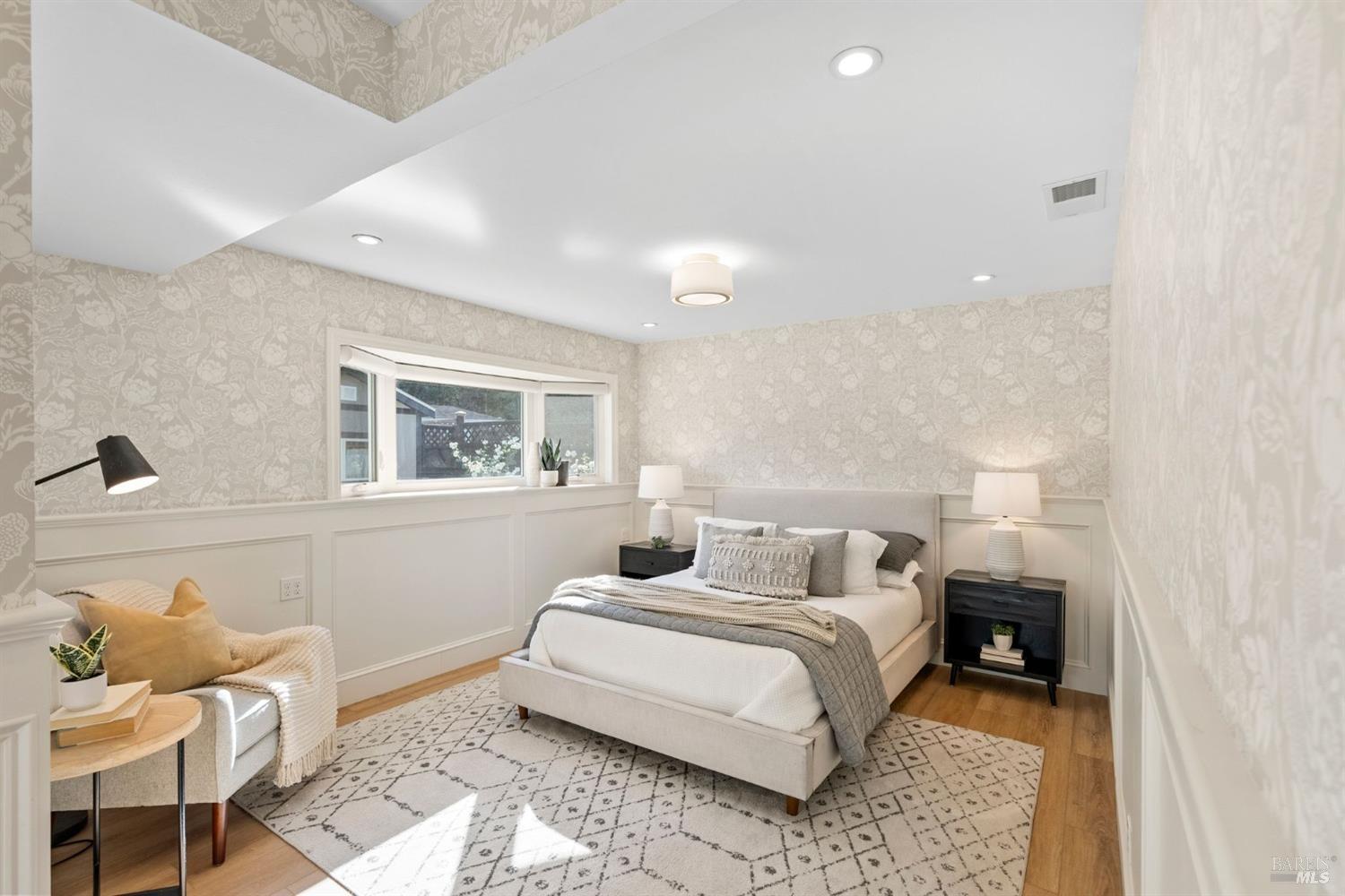 441 Alameda De La Loma