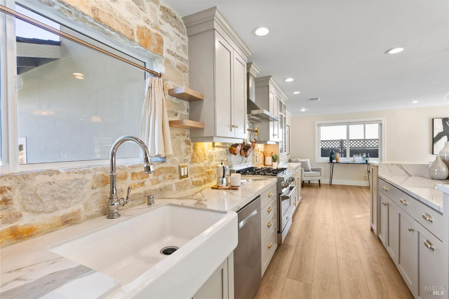 441 Alameda De La Loma