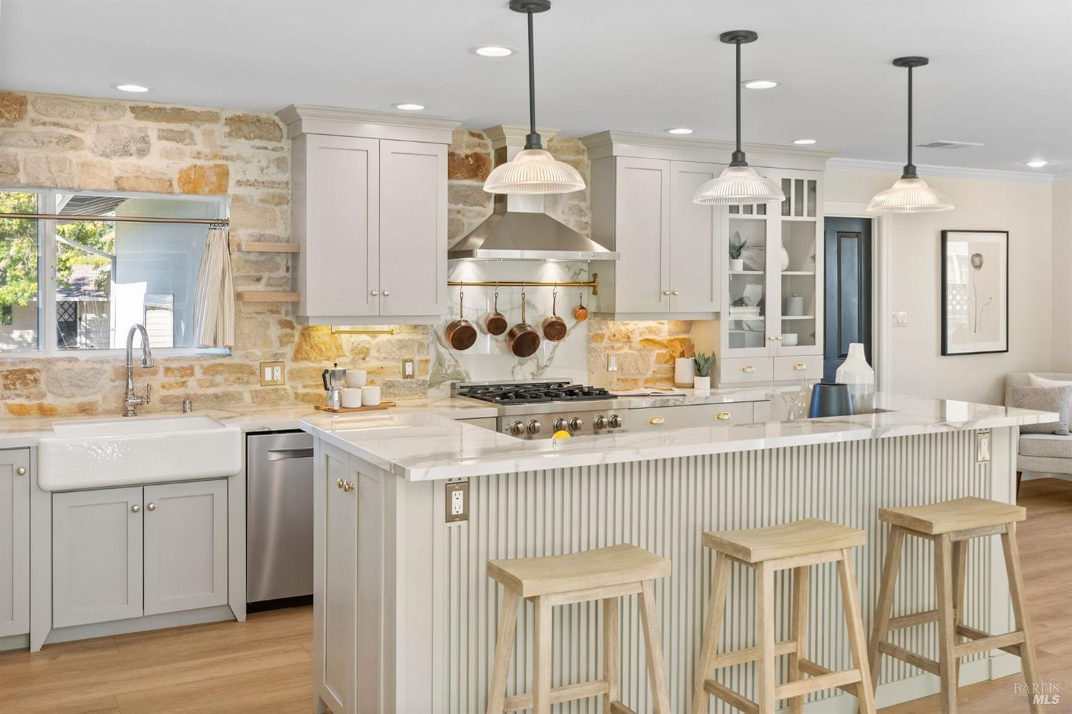 441 Alameda De La Loma