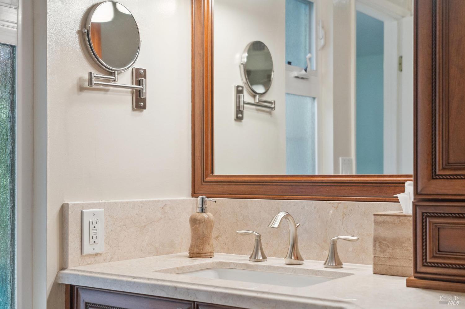 80 Twelveoak Hill Dr