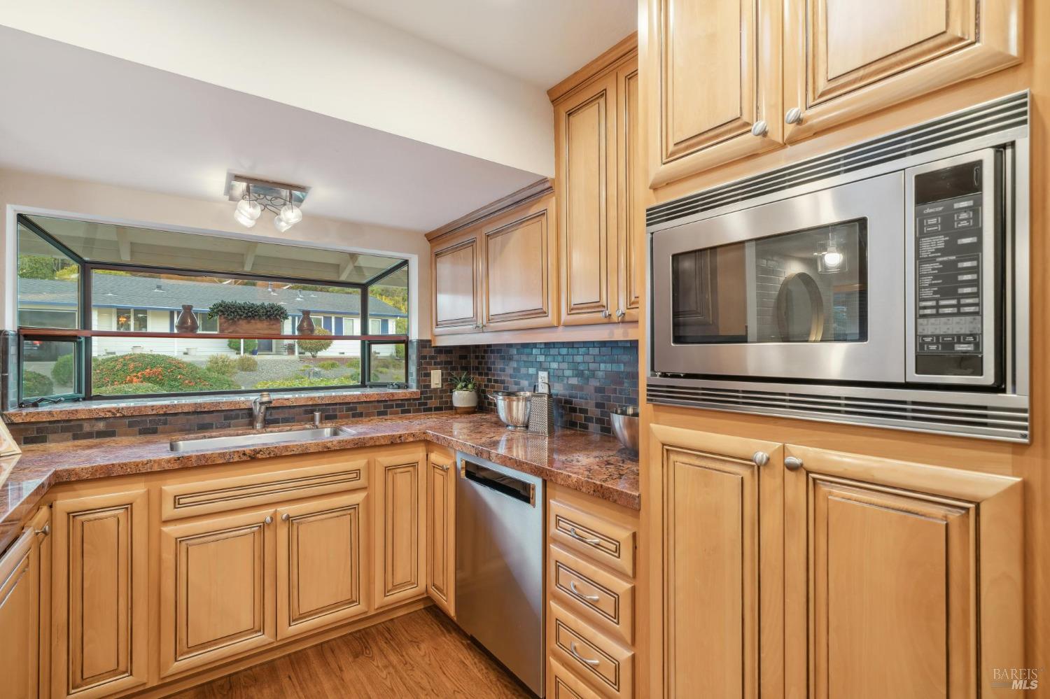 80 Twelveoak Hill Dr