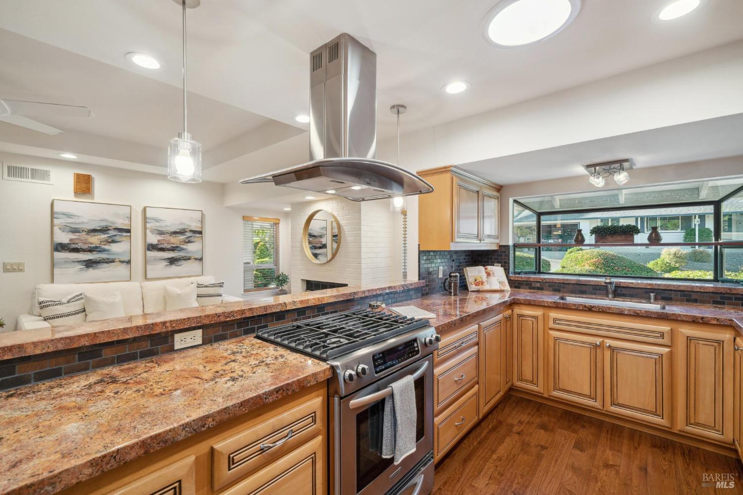 80 Twelveoak Hill Dr