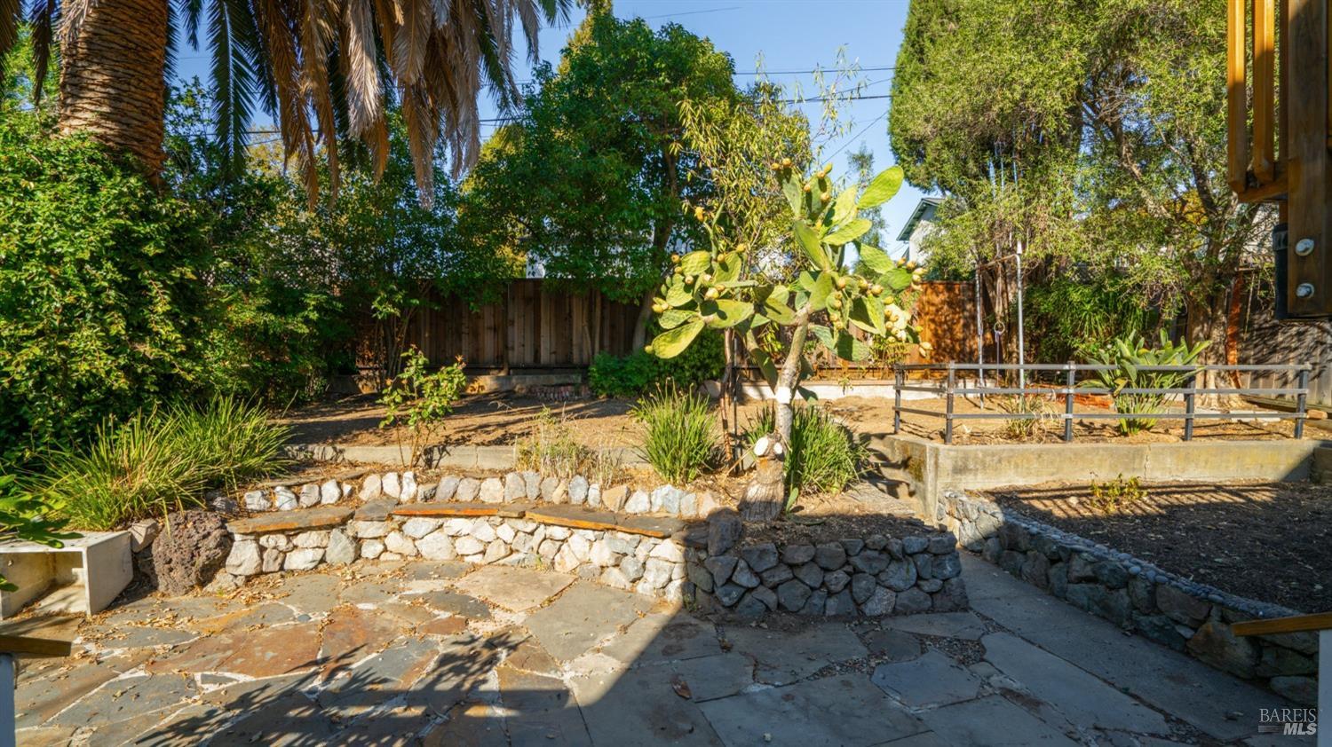 1510 Sir Francis Drake Blvd