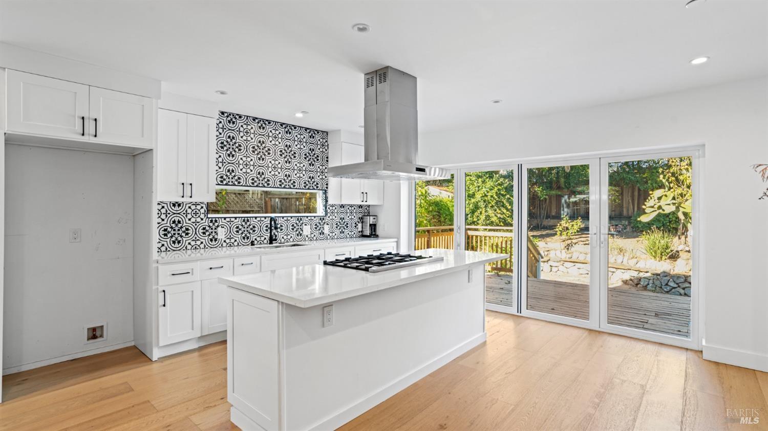 1510 Sir Francis Drake Blvd