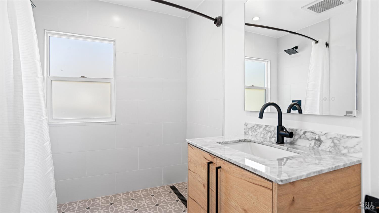 1510 Sir Francis Drake Blvd