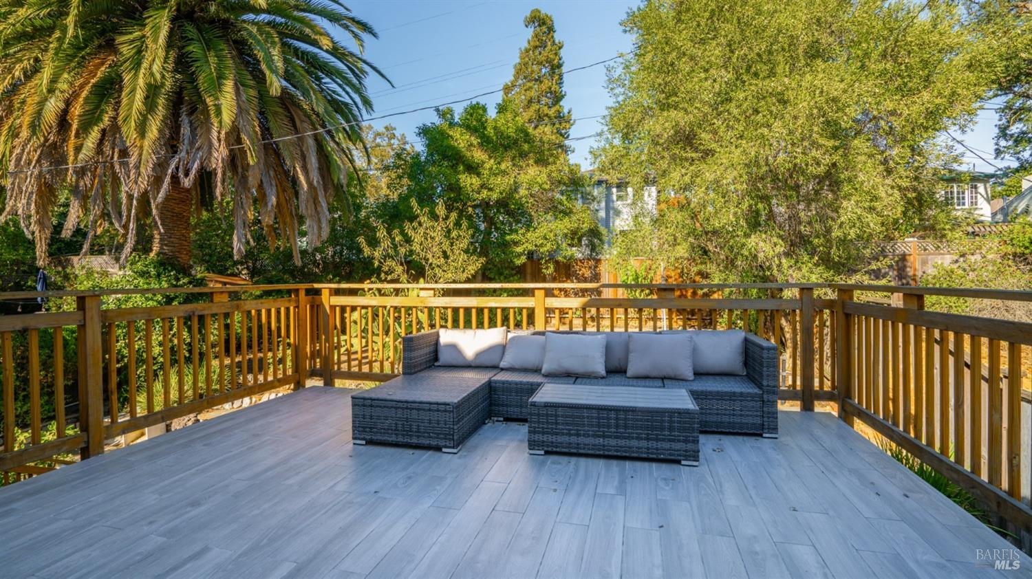 1510 Sir Francis Drake Blvd