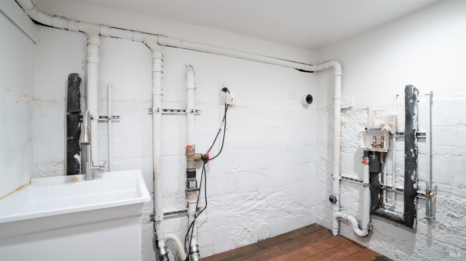 1510 Sir Francis Drake Blvd