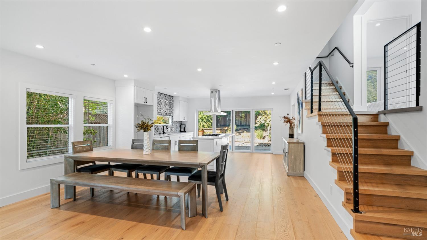 1510 Sir Francis Drake Blvd