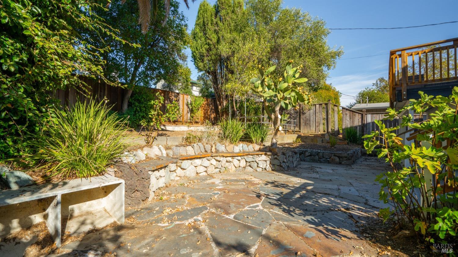 1510 Sir Francis Drake Blvd