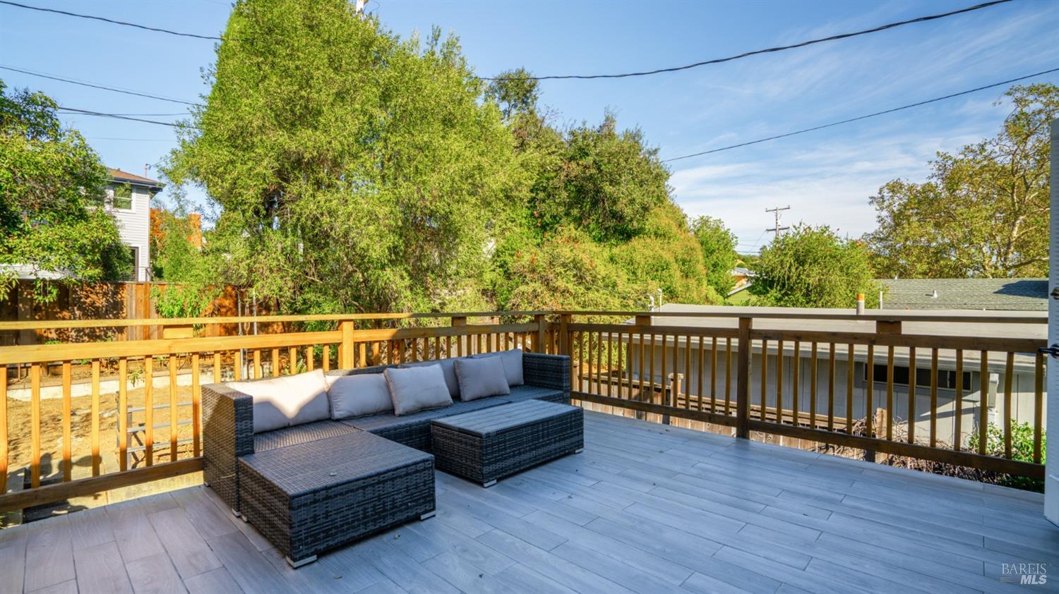 1510 Sir Francis Drake Blvd